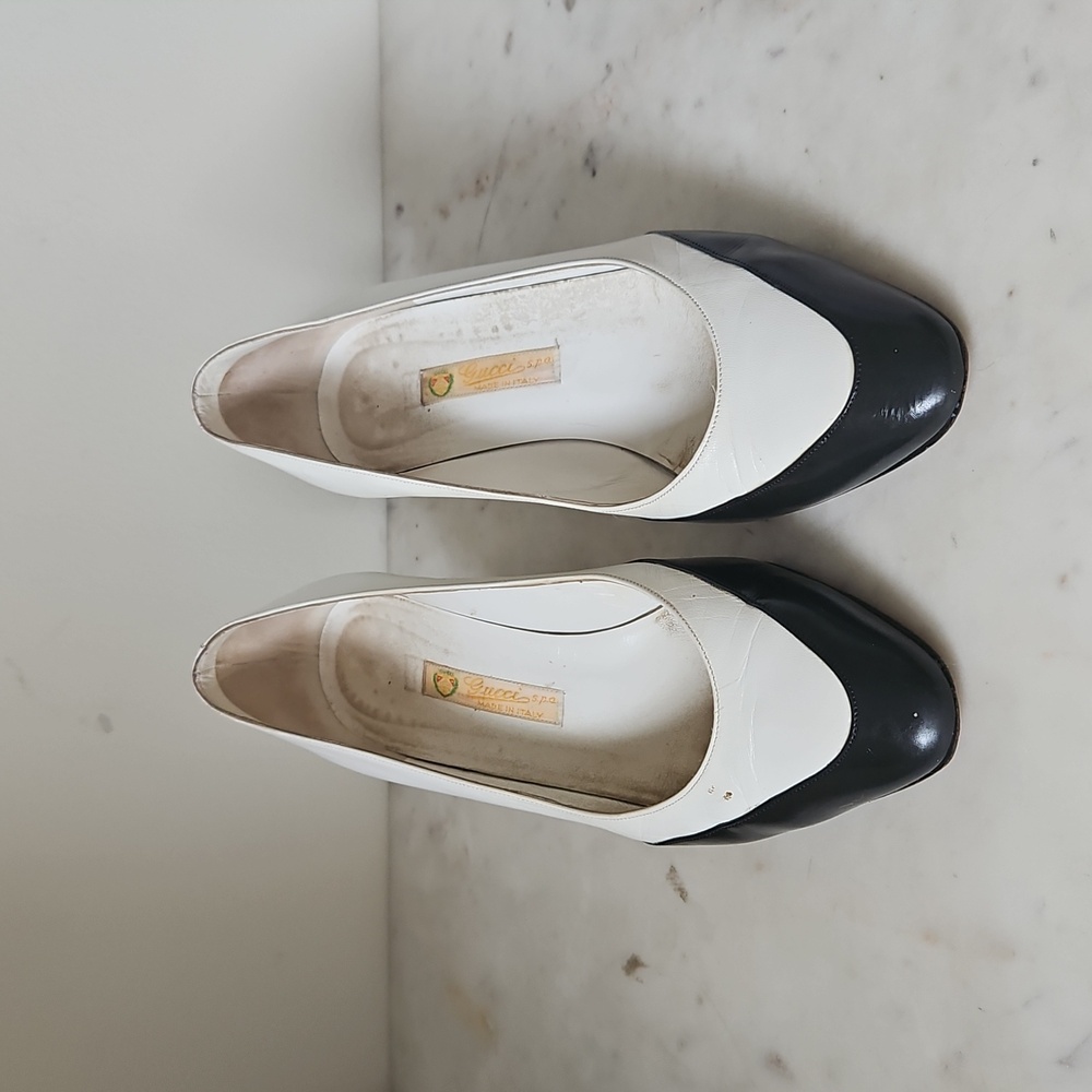GUCCI: 70s vintage black and white leather heels - Picture 4 of 10